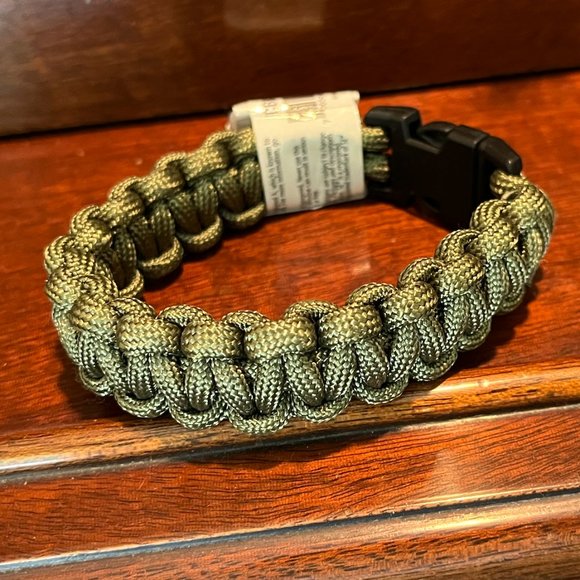 Other - NWT Army Green Paracord Braided Bracelet‎